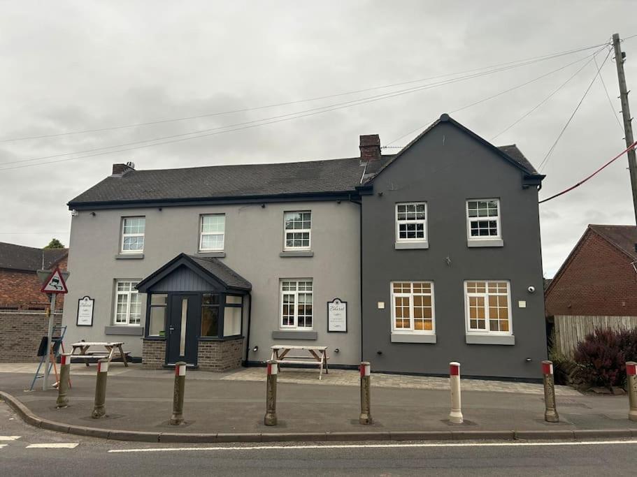 Luxury Countryside Stay - Waters Upton, 特尔福德 外观 照片